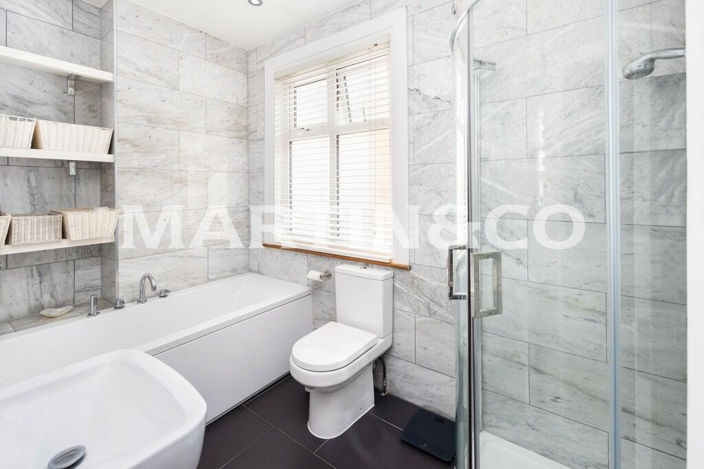 10_Bathroom.v2
