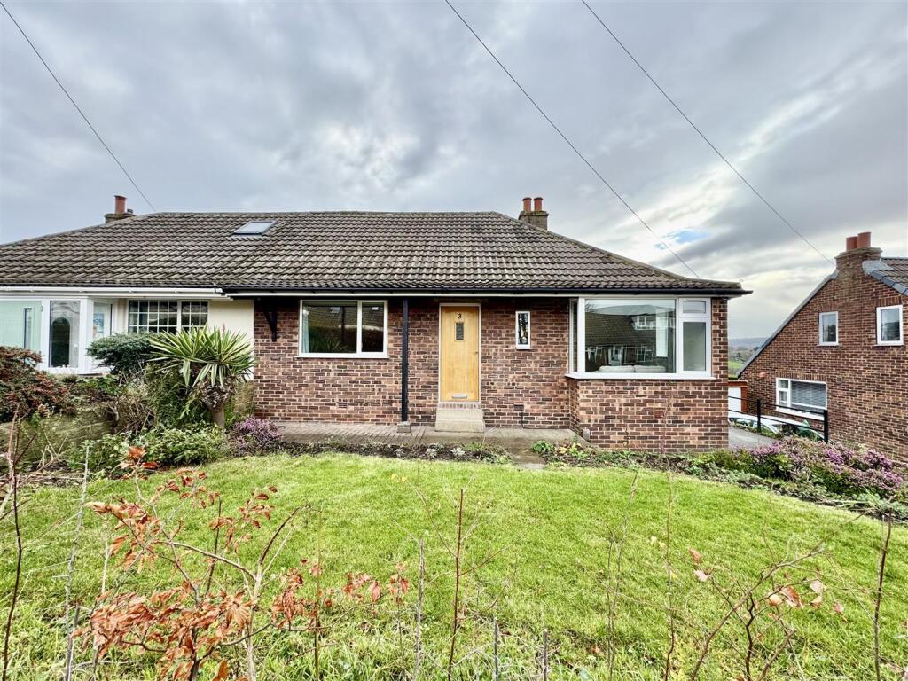 EXTERNAL FRONT AND DRIVEWAY