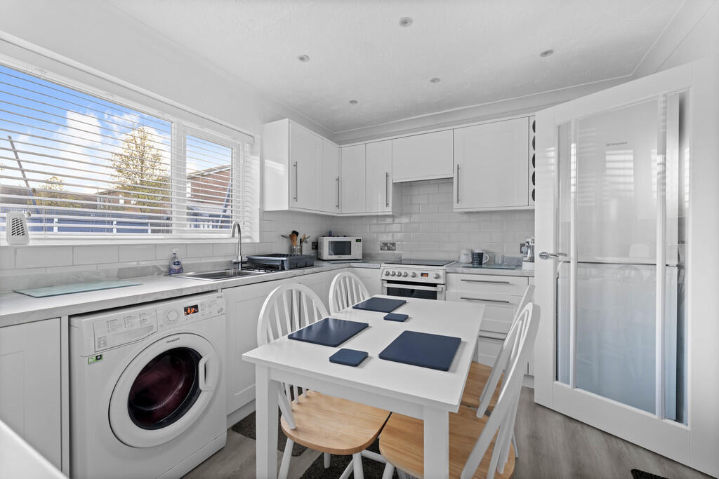 7 Lincoln Road, B...