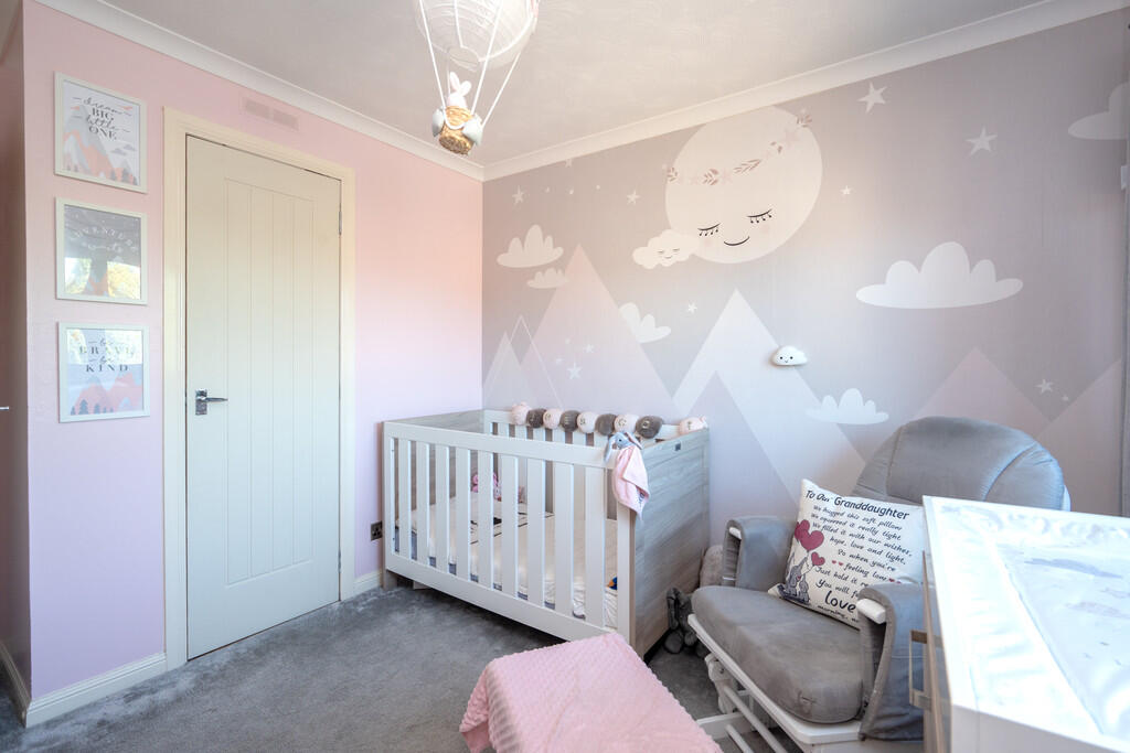 27 Carron View, M...