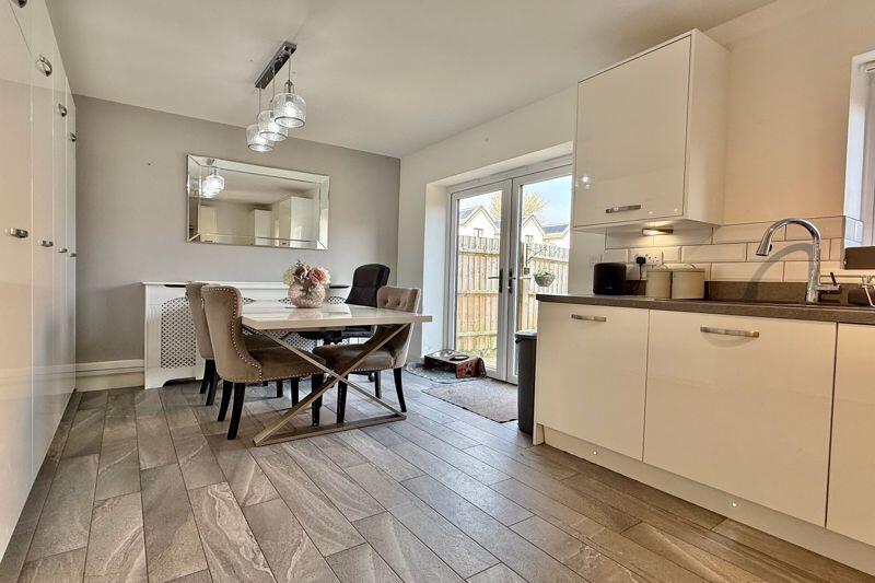 18' Kitchen/Dining Room