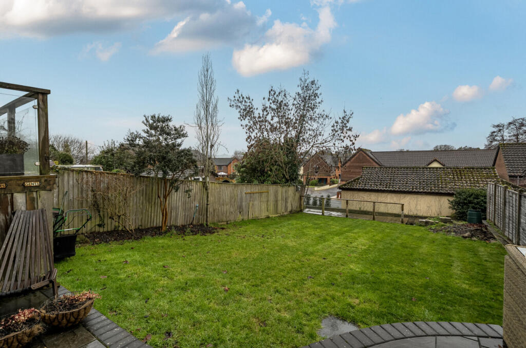 1396444-6-695fa6e...