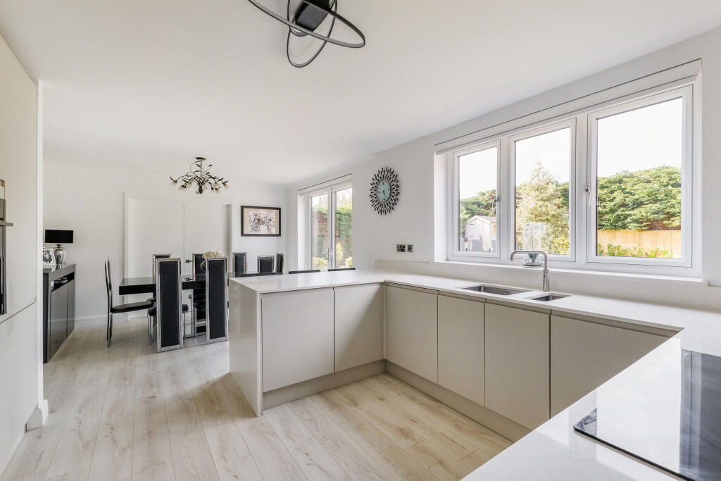 Kitchen / Dining