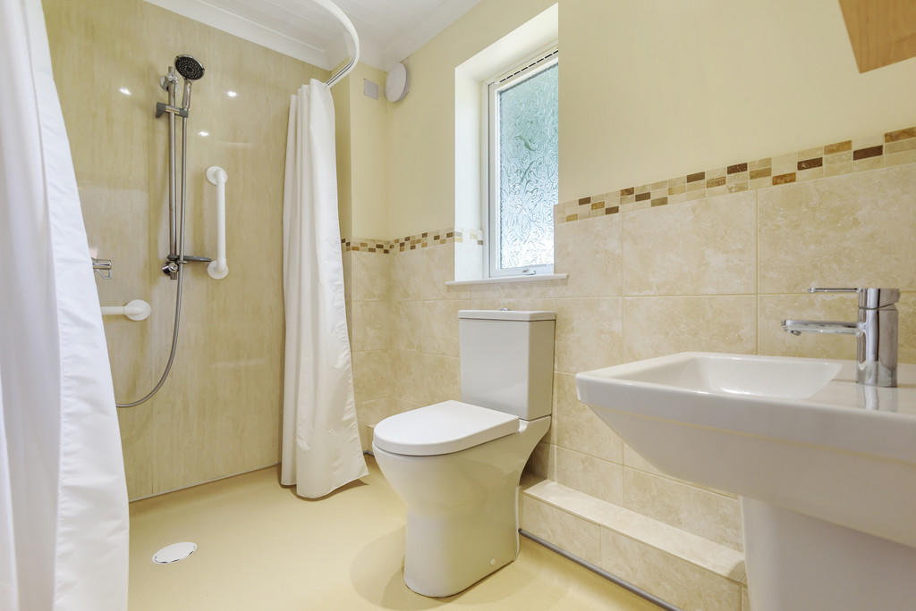 Ensuite Shower Ro...