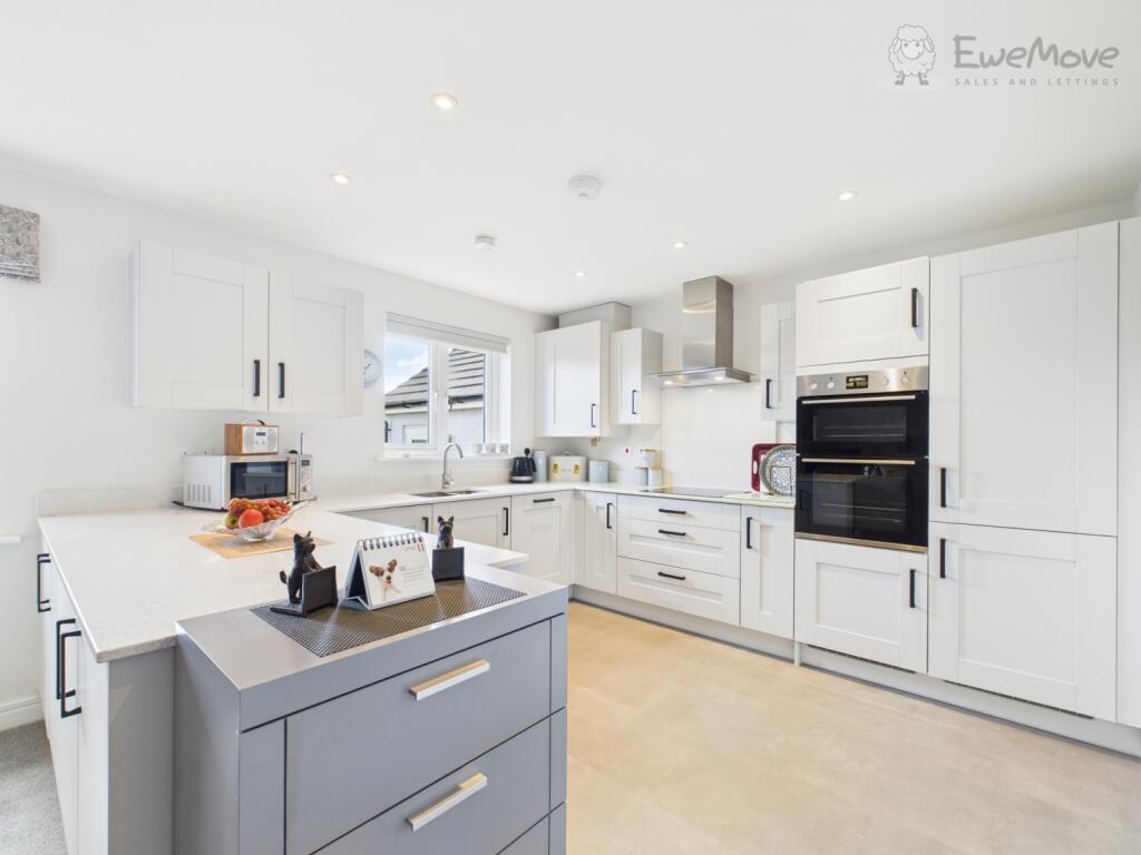 CAM03640G0-PR0067-STILL009