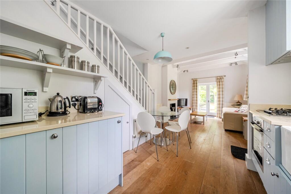 Kitchen/Dining Area