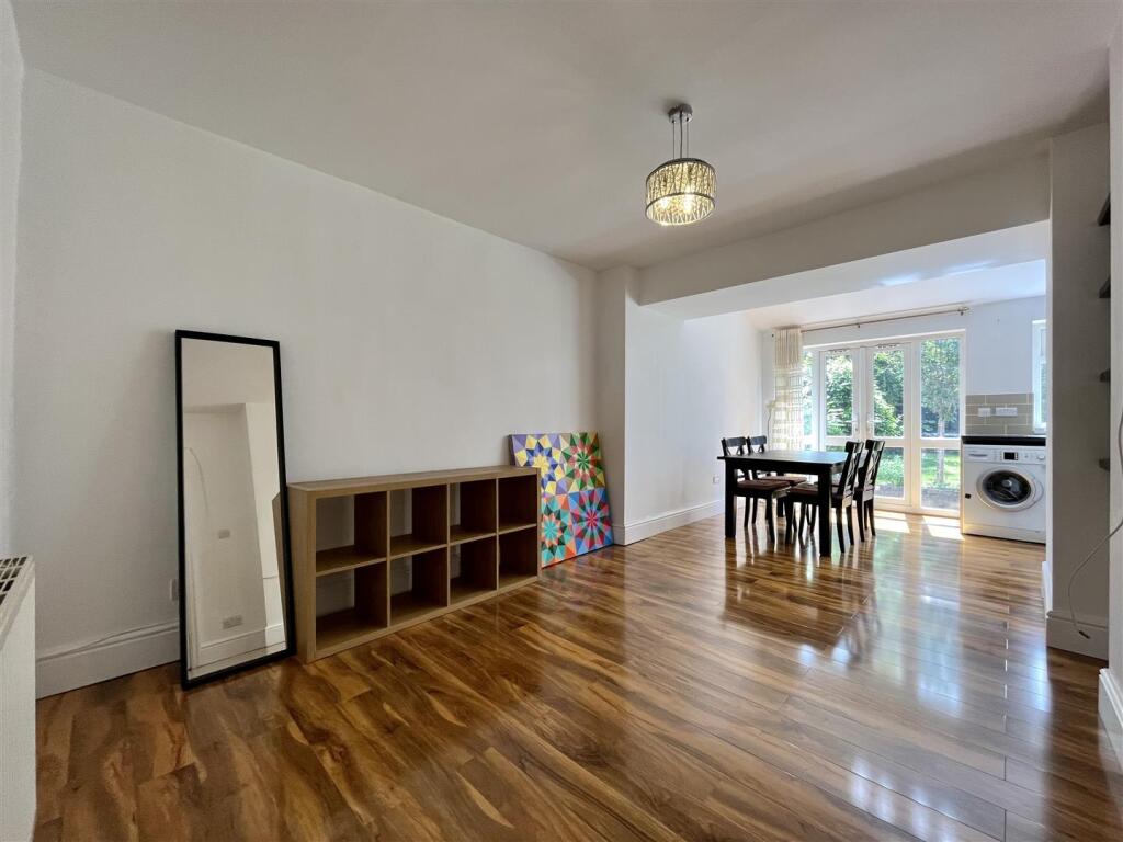 Living / Dining Area Aspect 2