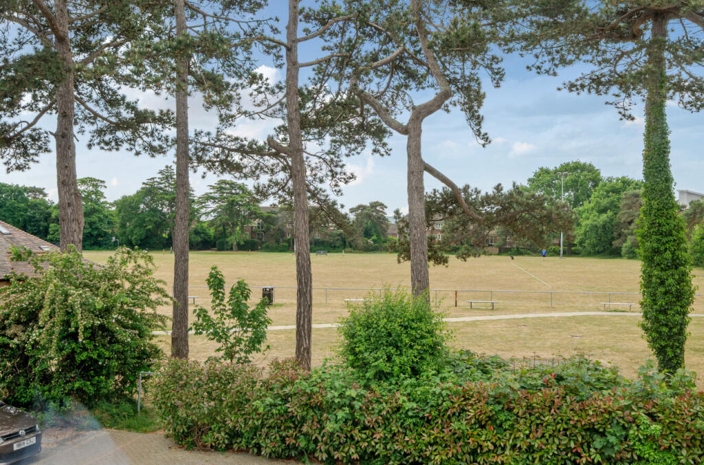 1298068-15-682b2e...