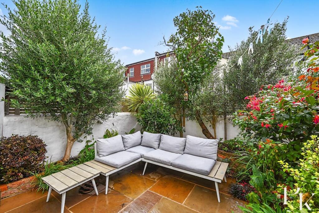 44 Coleridge Street BN3 (31).jpg