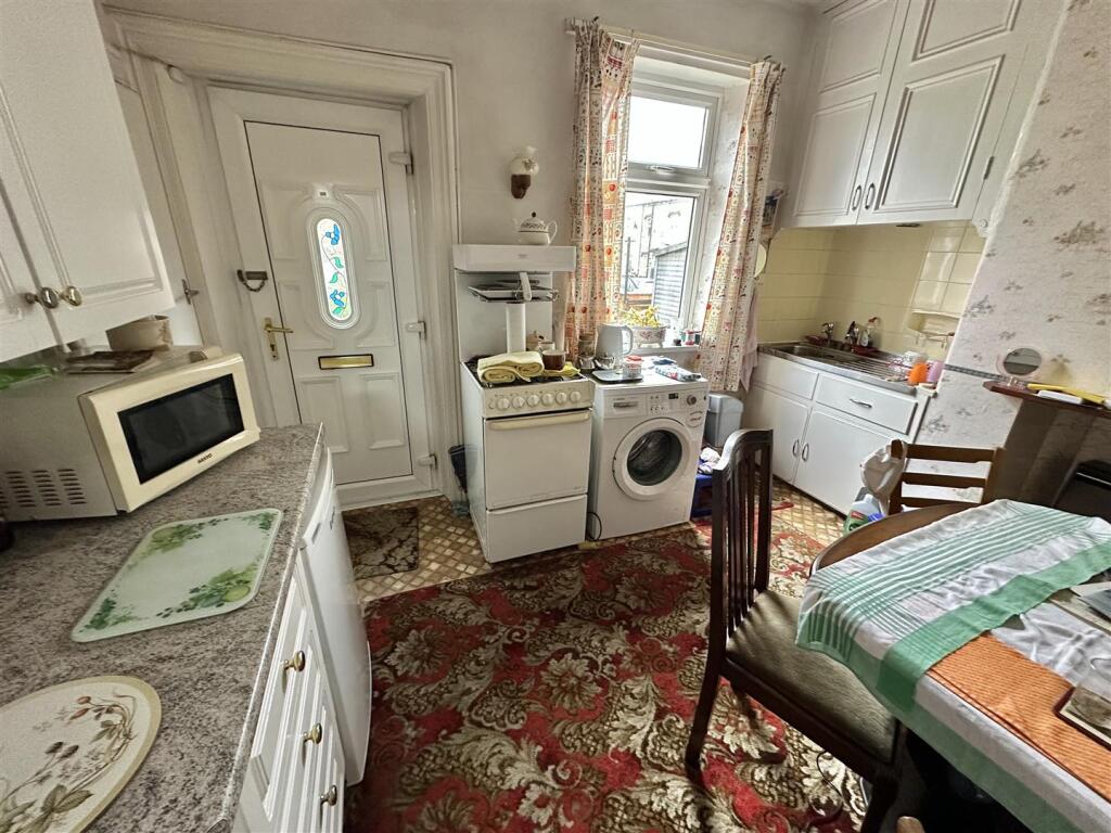 Bramleys Estate Agents - Cleckheaton Road - Low Mo