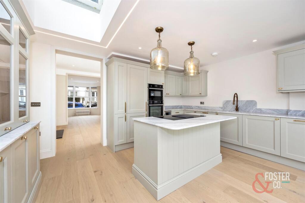 Stirling Place, 13-016.JPG