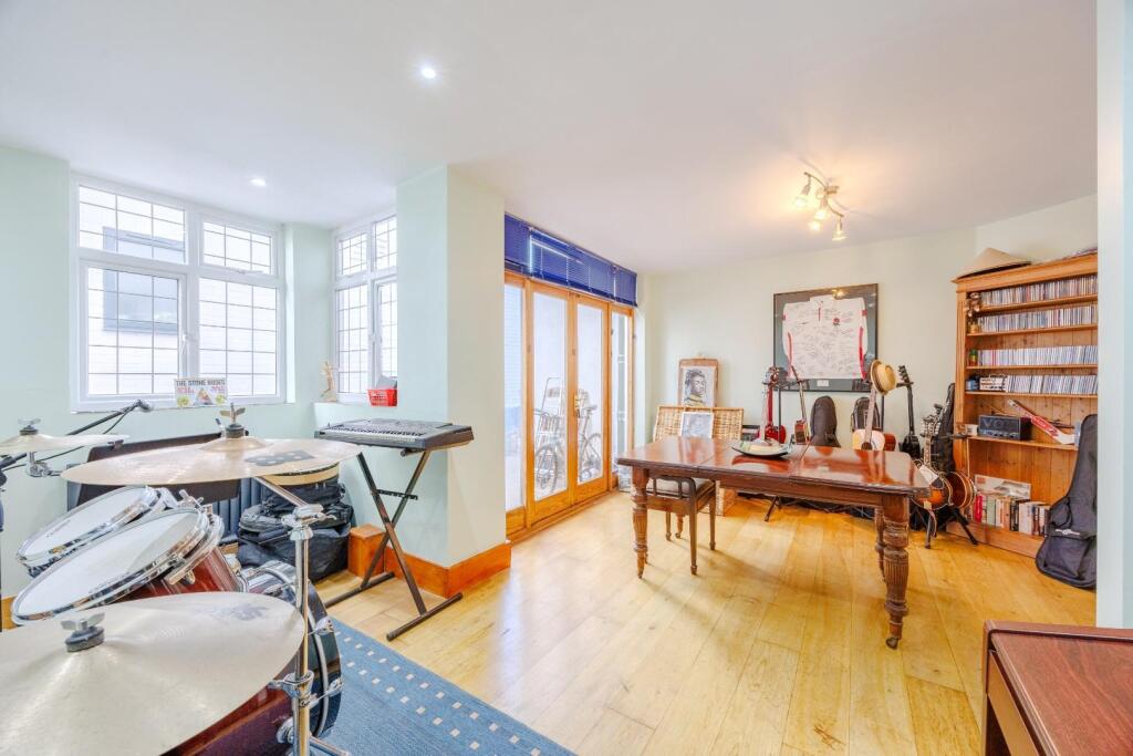 Dining / Sitting Room