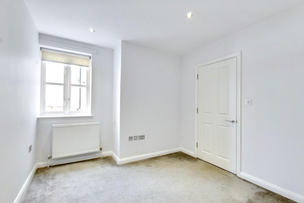 4.BEDROOM.jpg
