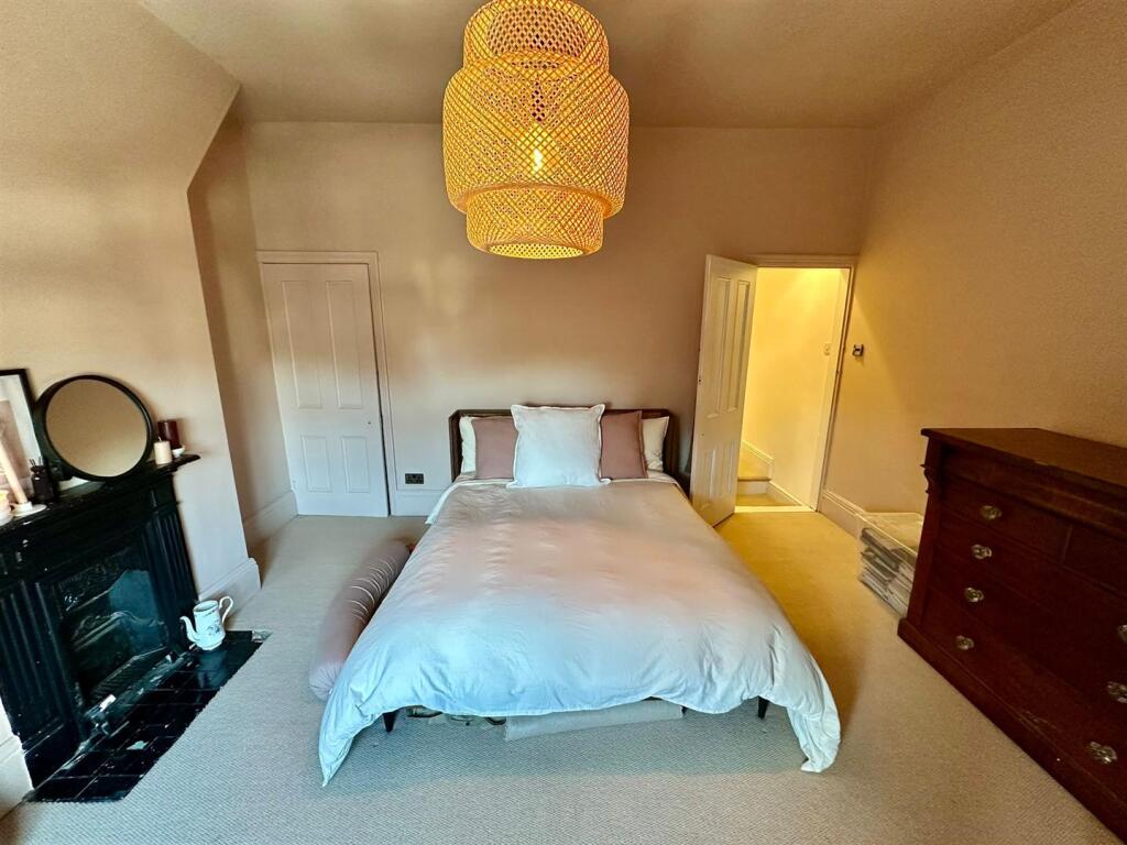 WhatsApp Image 2025-11-16 at 15.24.38_03bb15ea.jpg