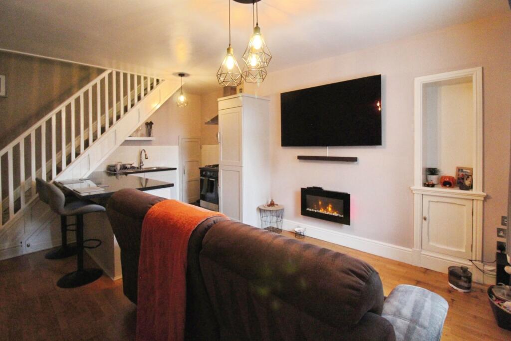 Lounge/Kitchen