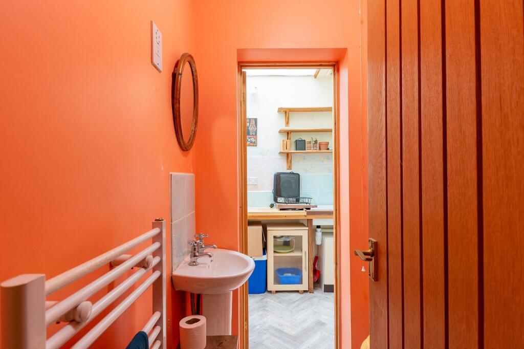 1S1R5SE - Shower Room A.jpg