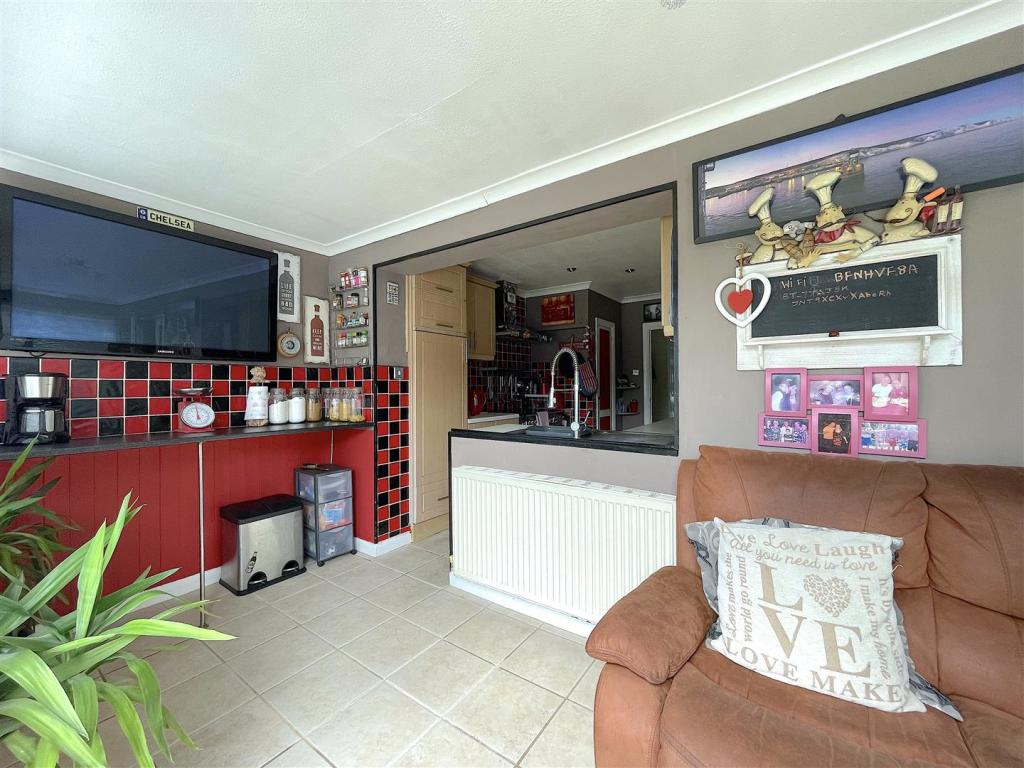 Family Room (1).jpeg