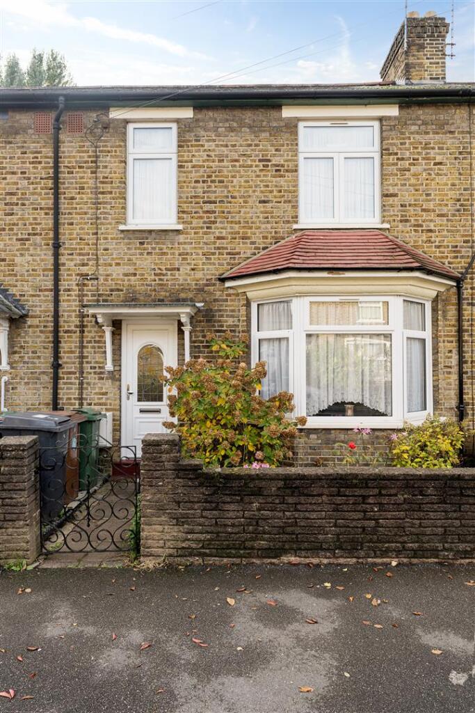 Lyne Crescent E17
