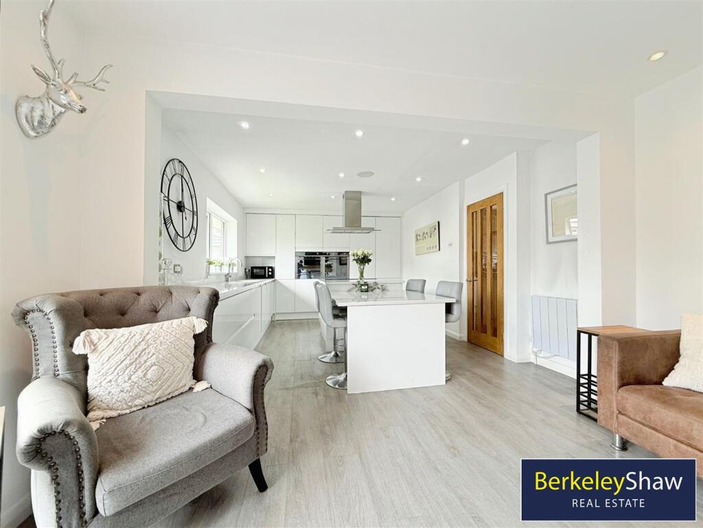 Kitchen/Breakfast/Family Room