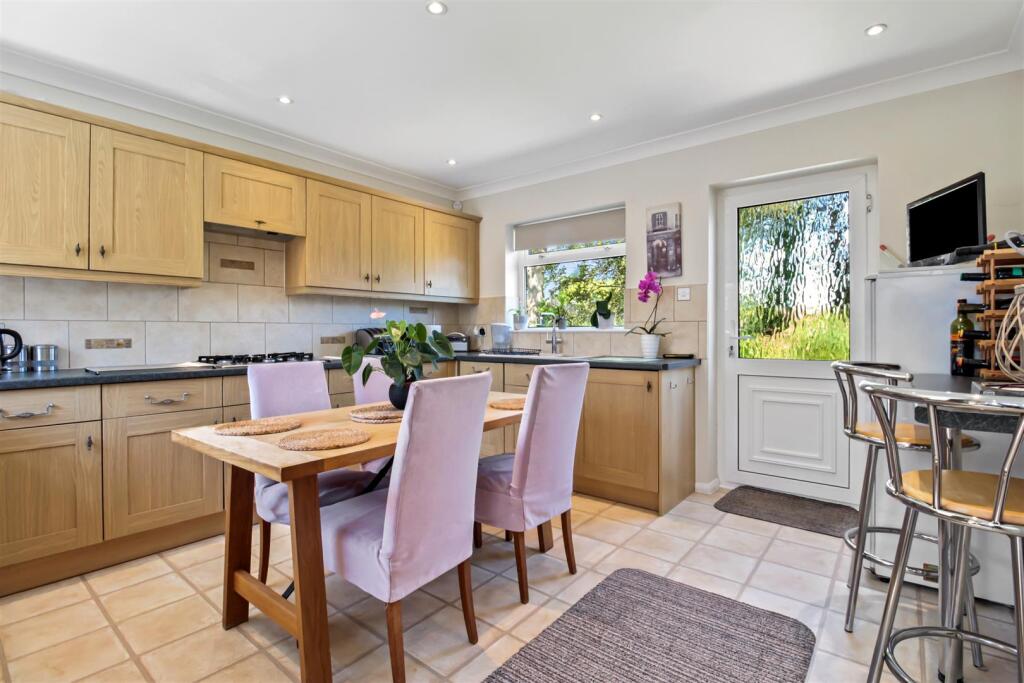 Glynde Close, 6-015.jpg