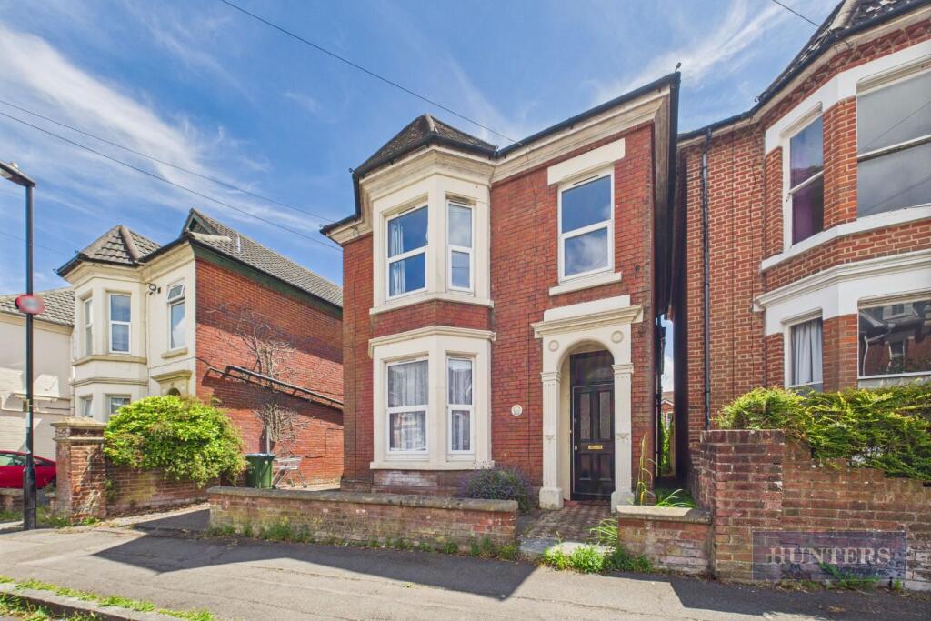 CAM05152G0-PR0121-STILL029.jpg