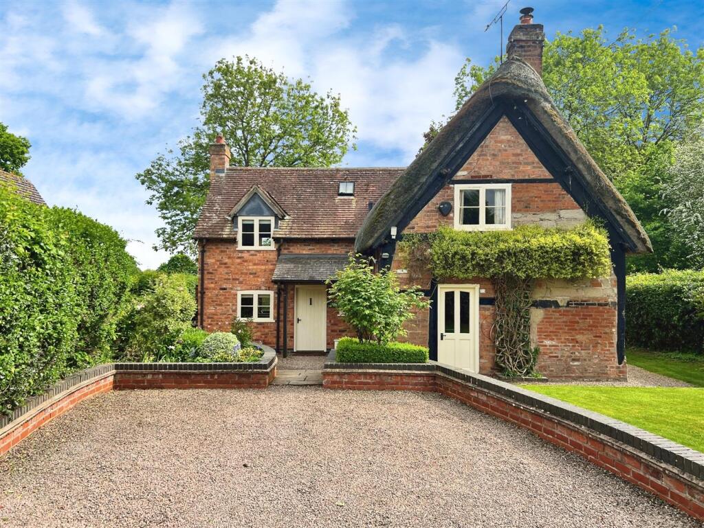 85f02c13-front 20close 20L.jpg