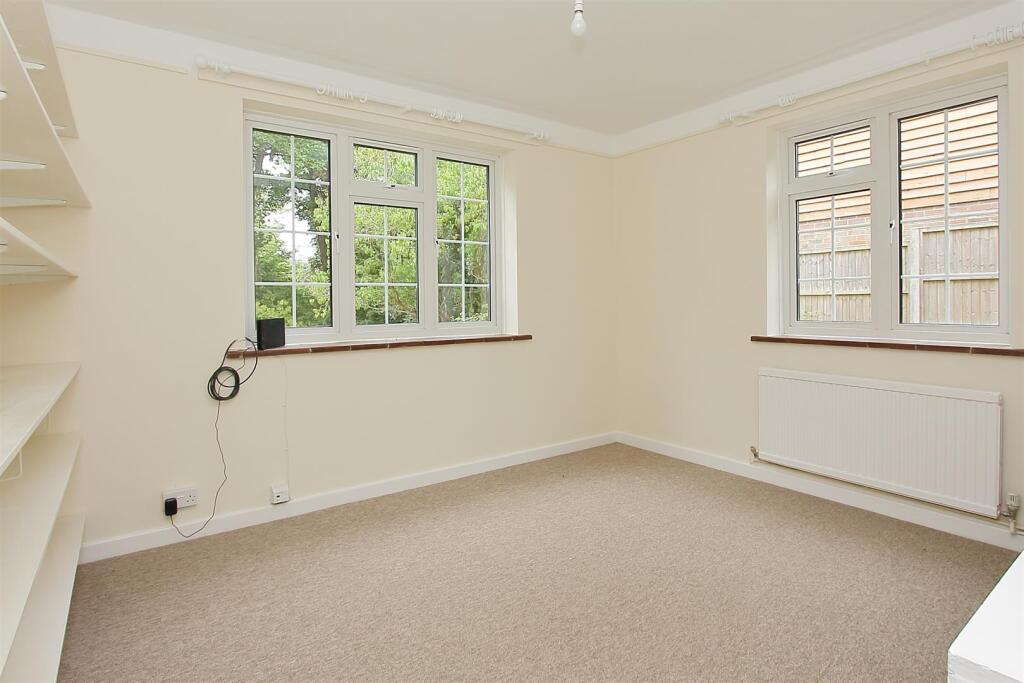 The Vicarage, West Lavington (16).JPG