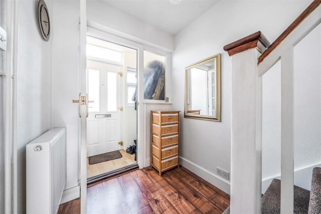 Gordon Road for Sale by Guildcrest Estates - entry