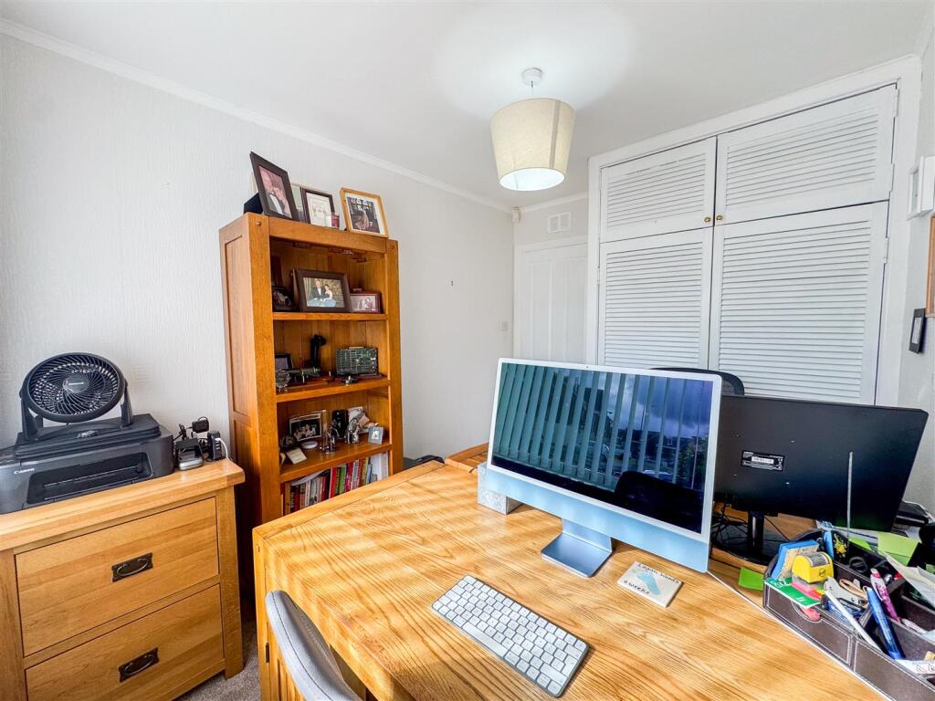 Bedroom/Office