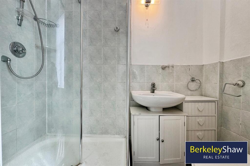 En-suite shower room