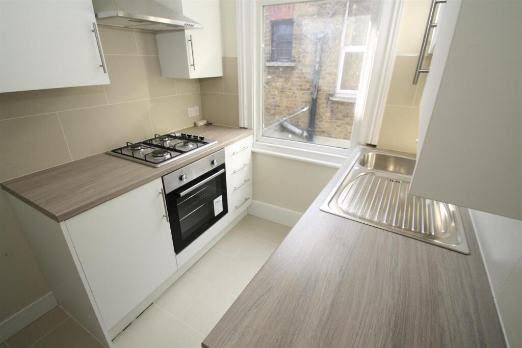 Kitchen 2.jpg
