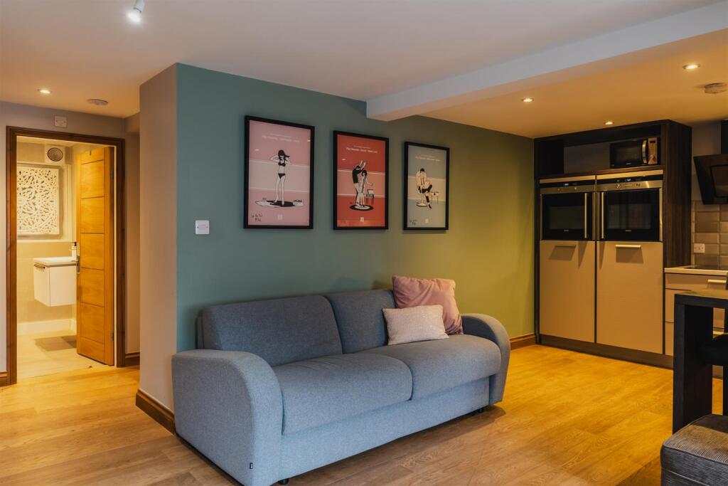 Living Kitchen (Flat)