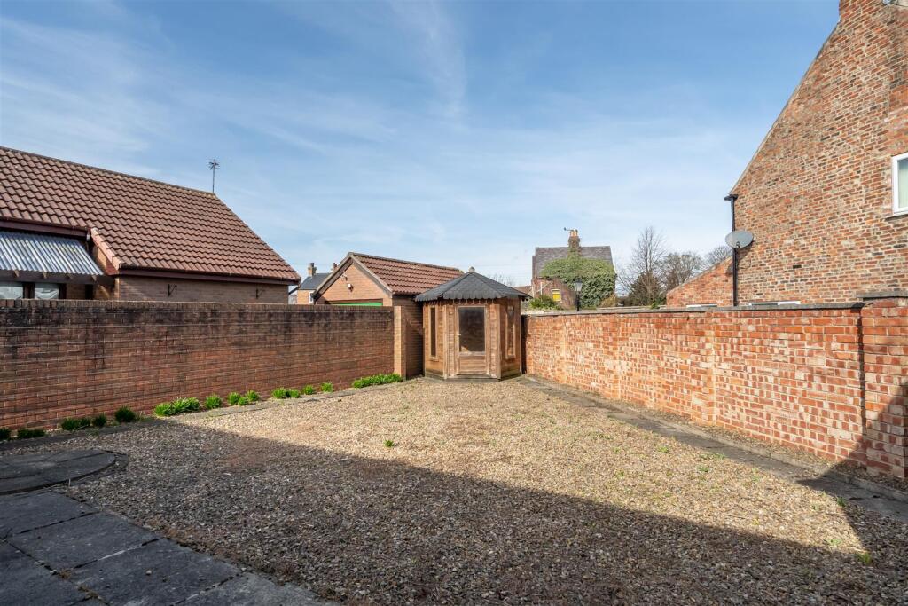 manor farm close-11.jpg