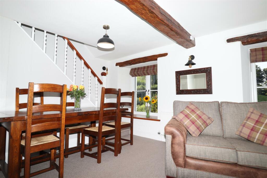 How Head Cottage