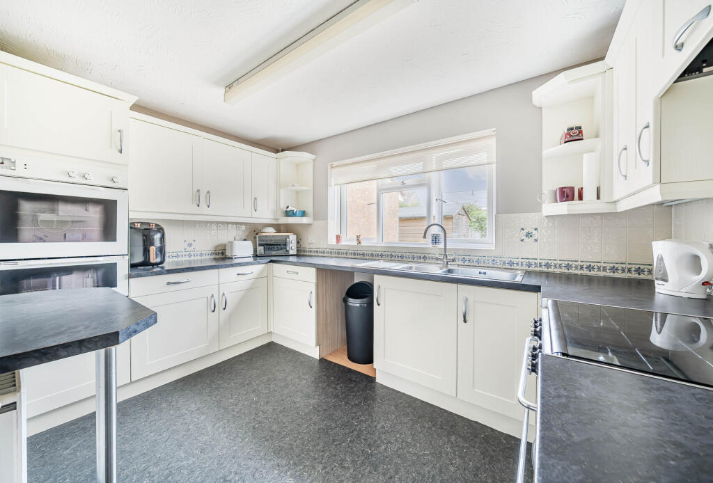 1364049-13-68e4d6...