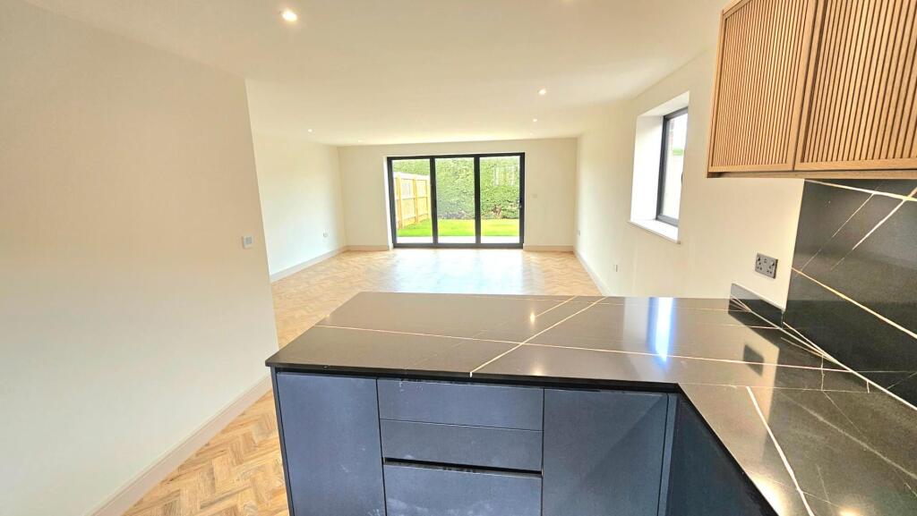 12 Magnum Plum Way kitchen.jpg