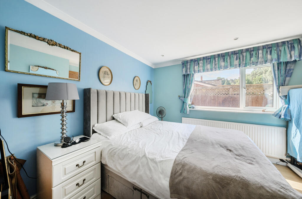 1318436-15-6863ef...