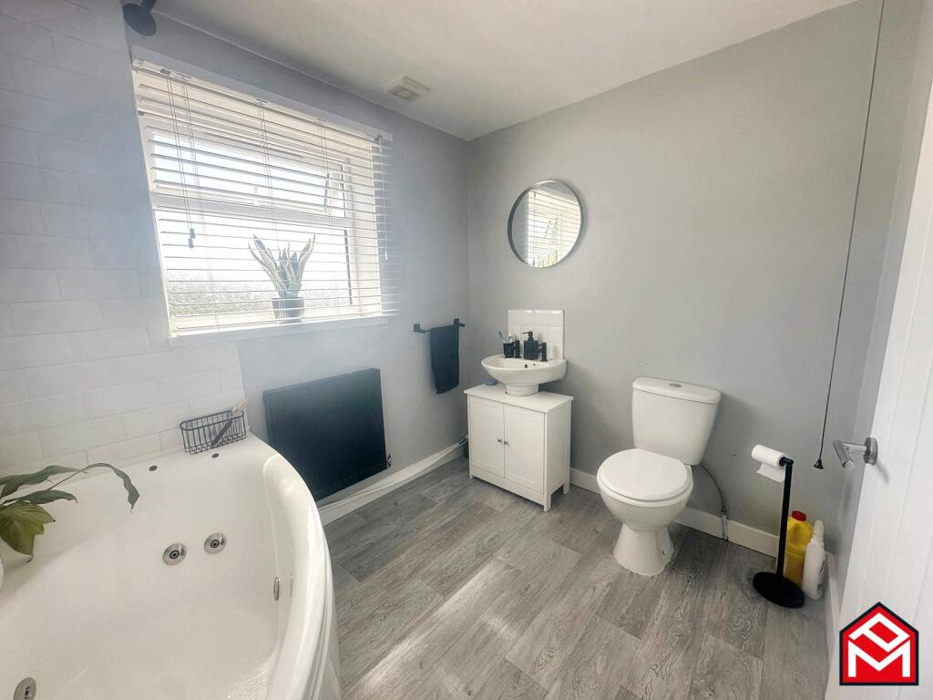 En-Suite Bathroom