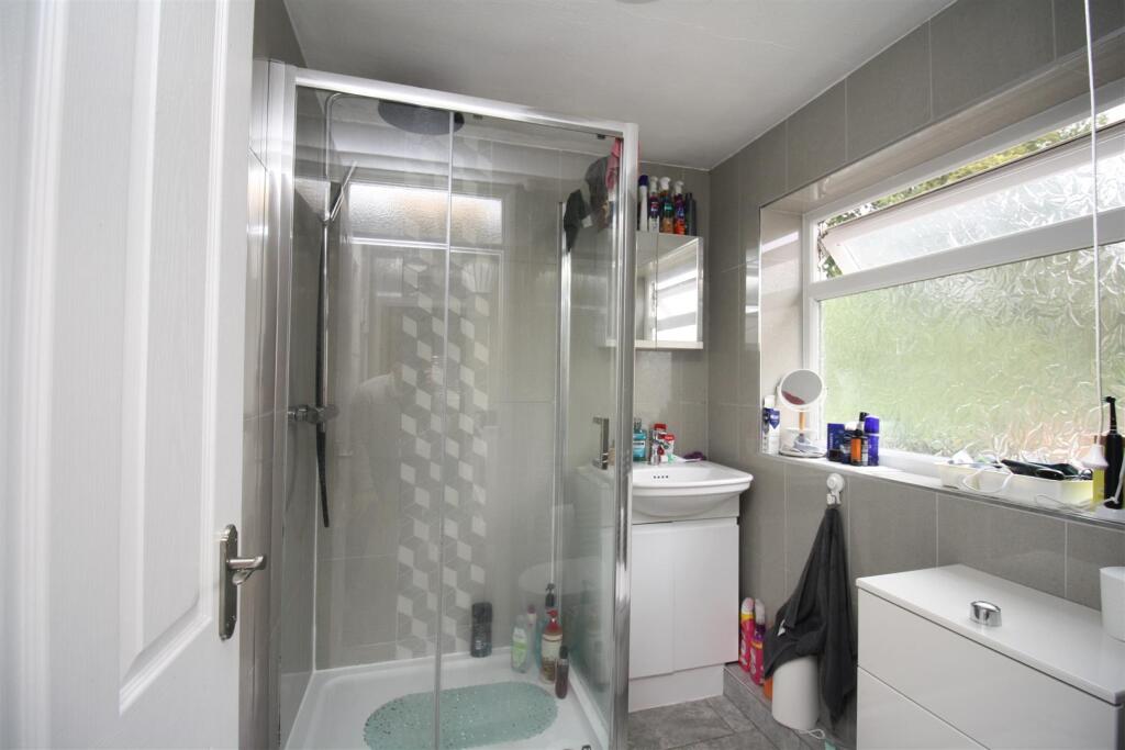 Family Shower Room