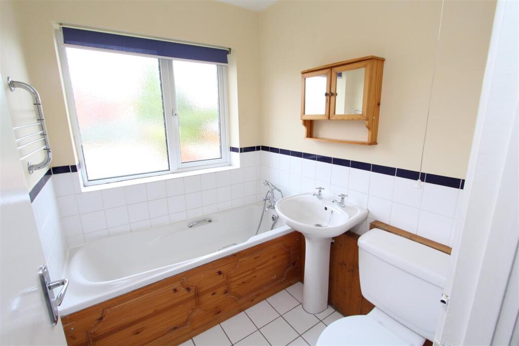 IMG_2410 - Bathroom.JPG