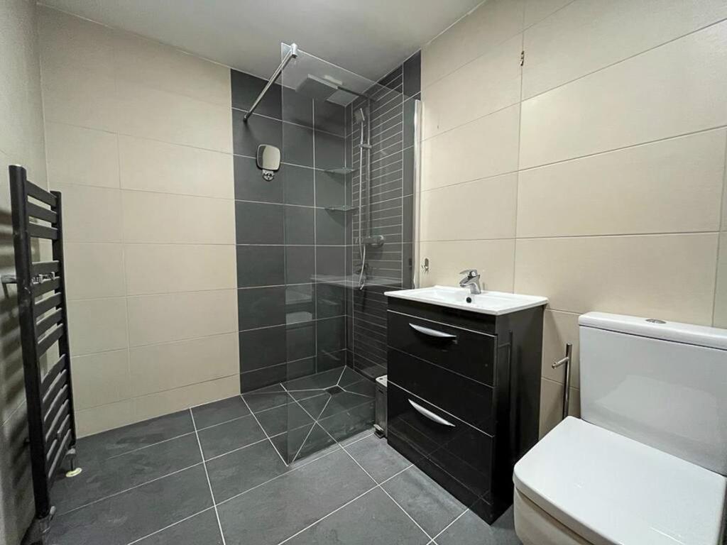 Bathroom Shower Side