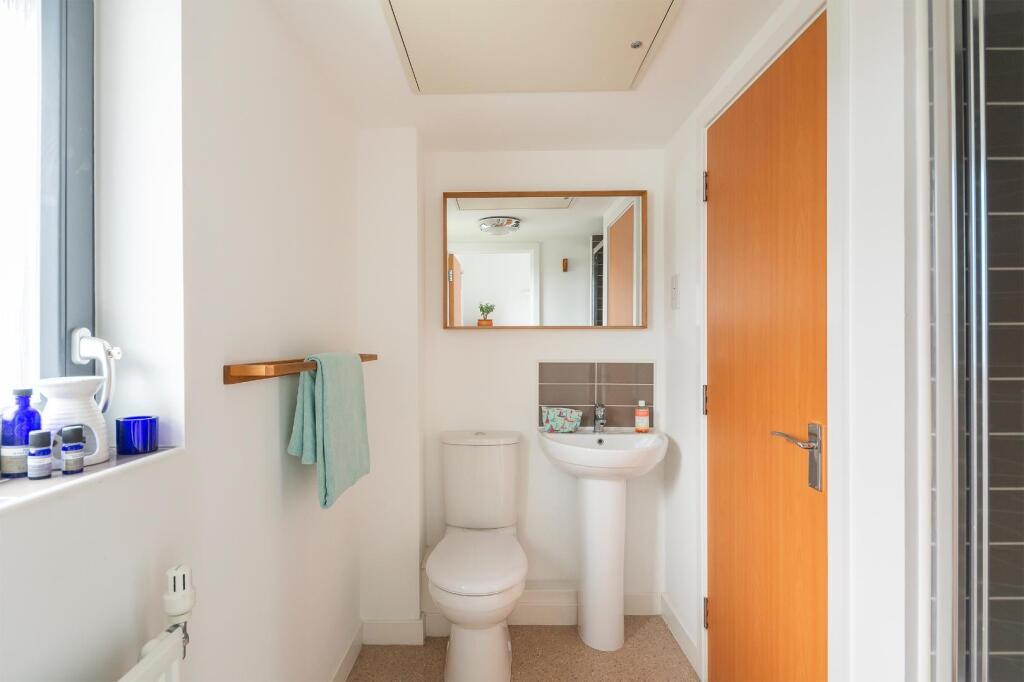 YAWNAMOR41 - Ensuite B.jpg