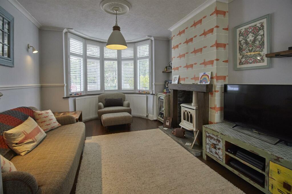 Through Lounge