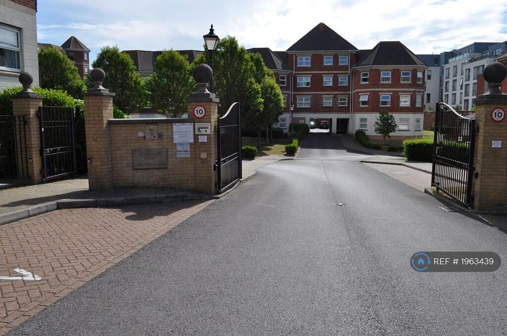 Main Entry With Electronic Gate
