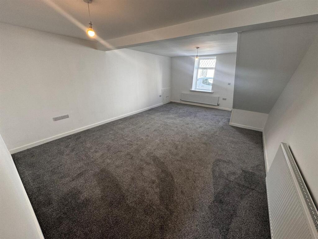 WhatsApp Image 2024-08-12 at 16.11.21-6.jpeg