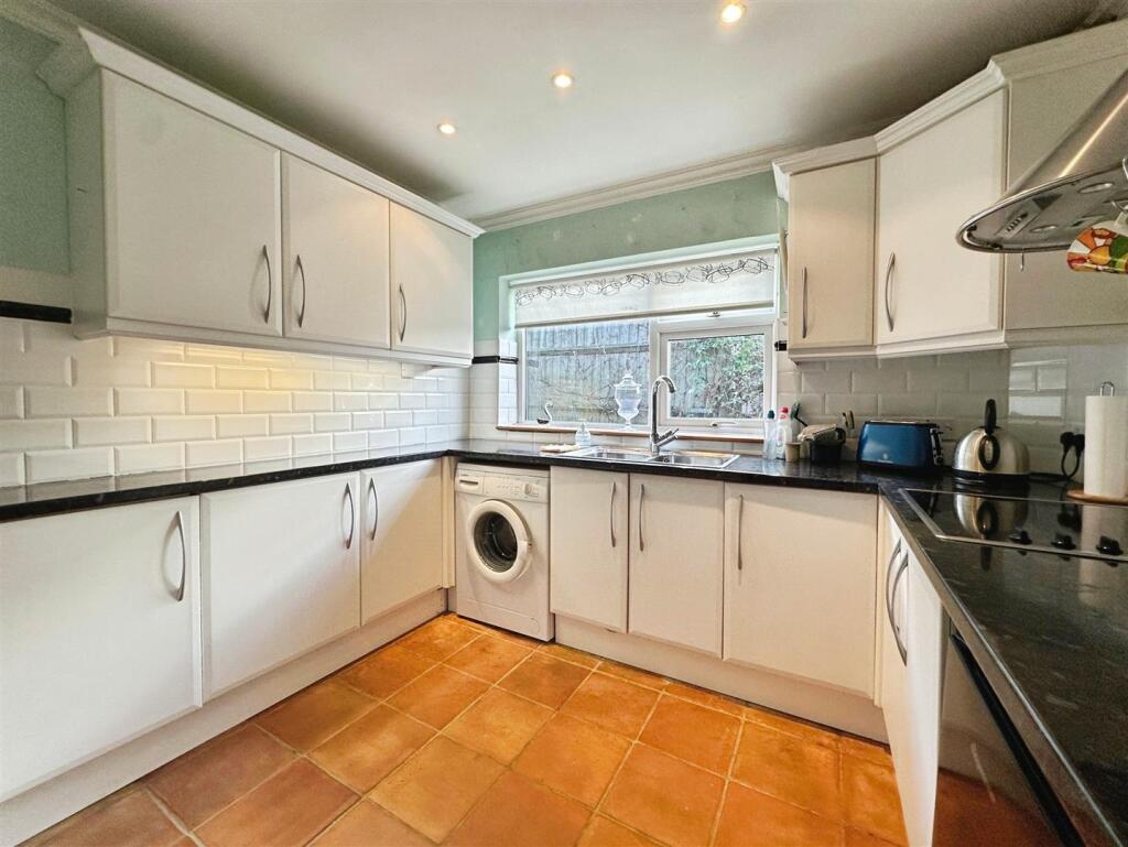 d04a08f1--4C4E-B46B-146103C69791-43241-00000C38A35