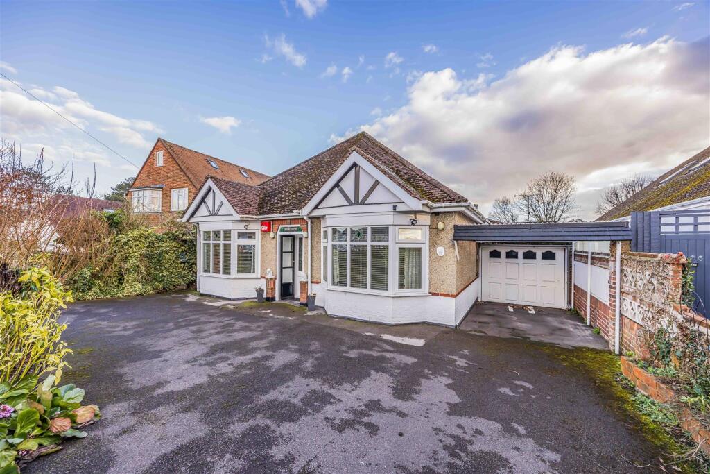 28 Warfield Crescent, Waterlooville-Small-PorticoM