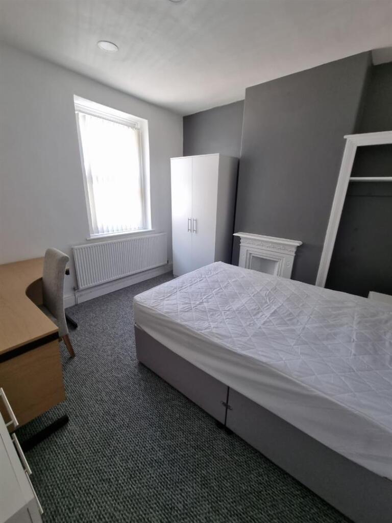 BEDROOM 4.jpg