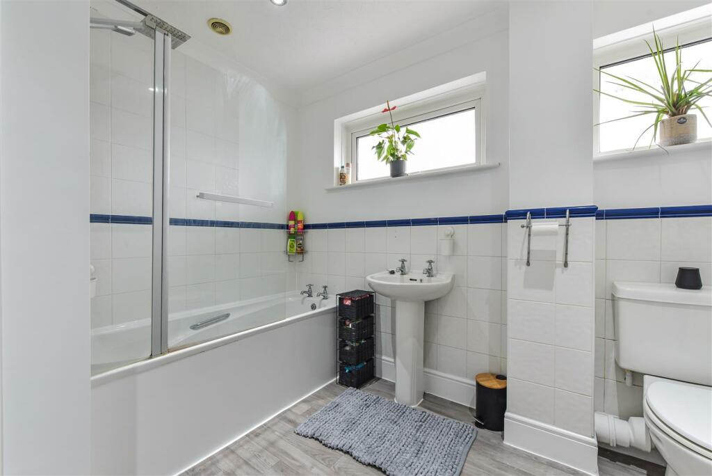 Bathroom.jpg