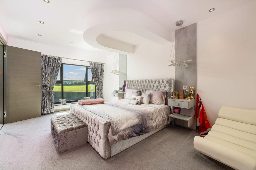 20230615-1058_Highfields Farm, Moss Hall Road, OL1
